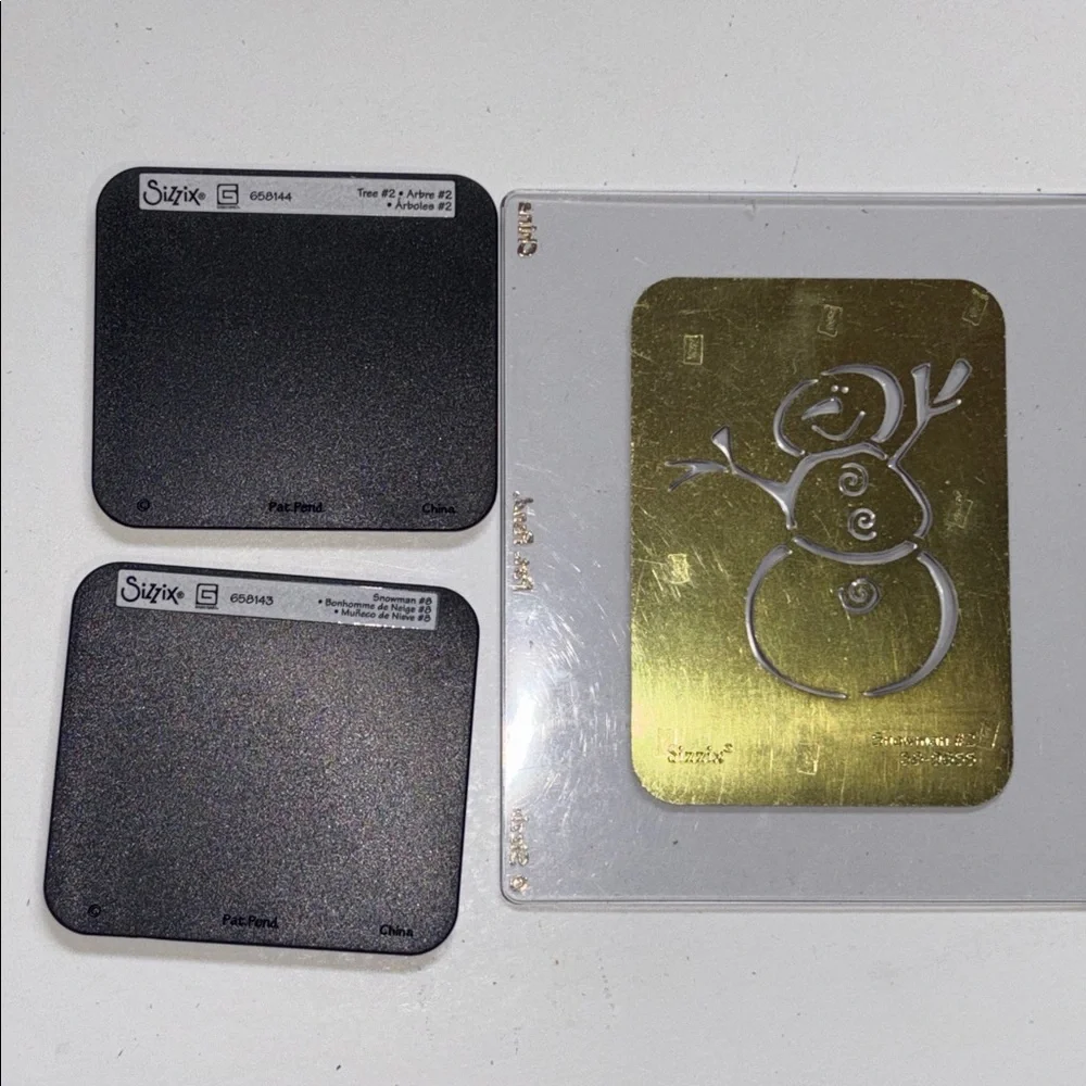 Sizzix Gold and Gray Snowman Embossing Set